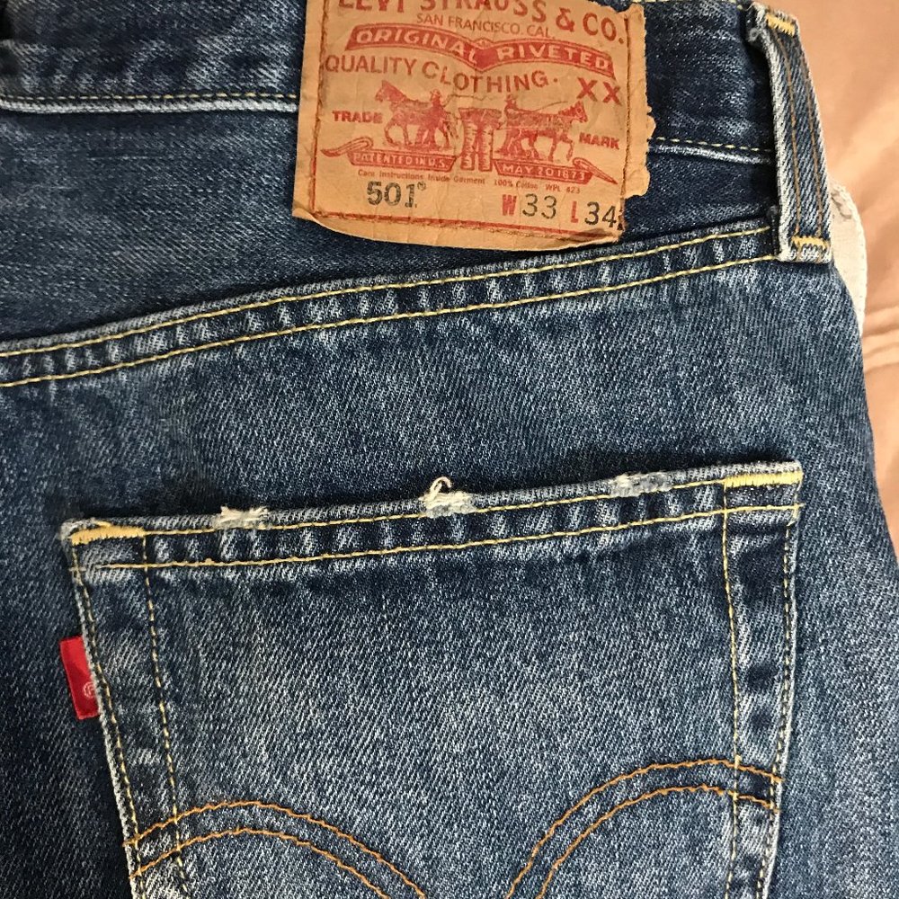 MENDED! Levi's 501s 33x34
